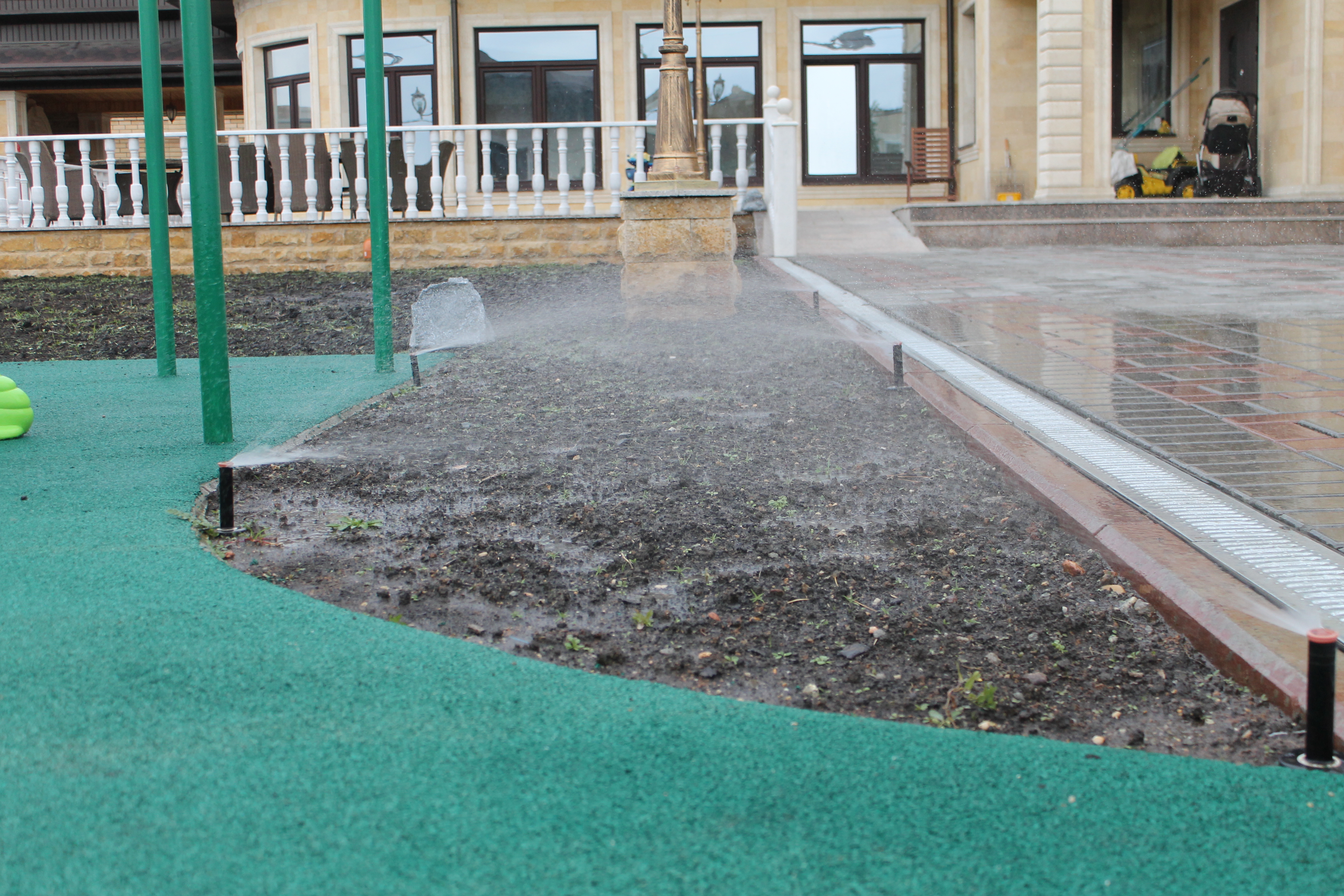 Рулонный газон под ключ в Екатеринбурге